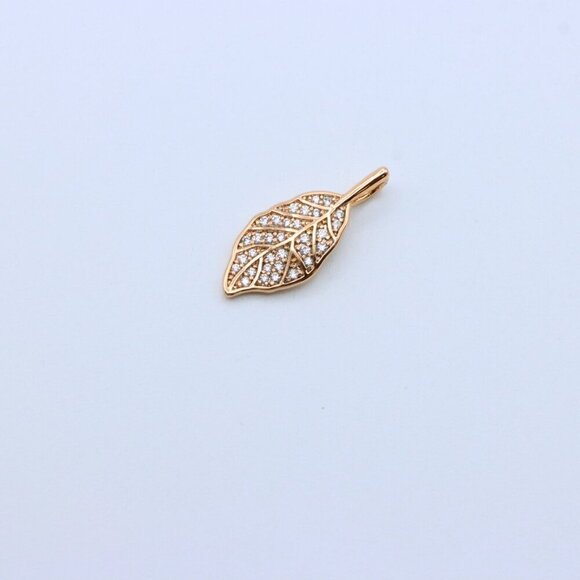 "Elegant Leaf Design Rose Gold Pendant with Sparkling White Stones, XPPT1868 - Picture 8 of 13